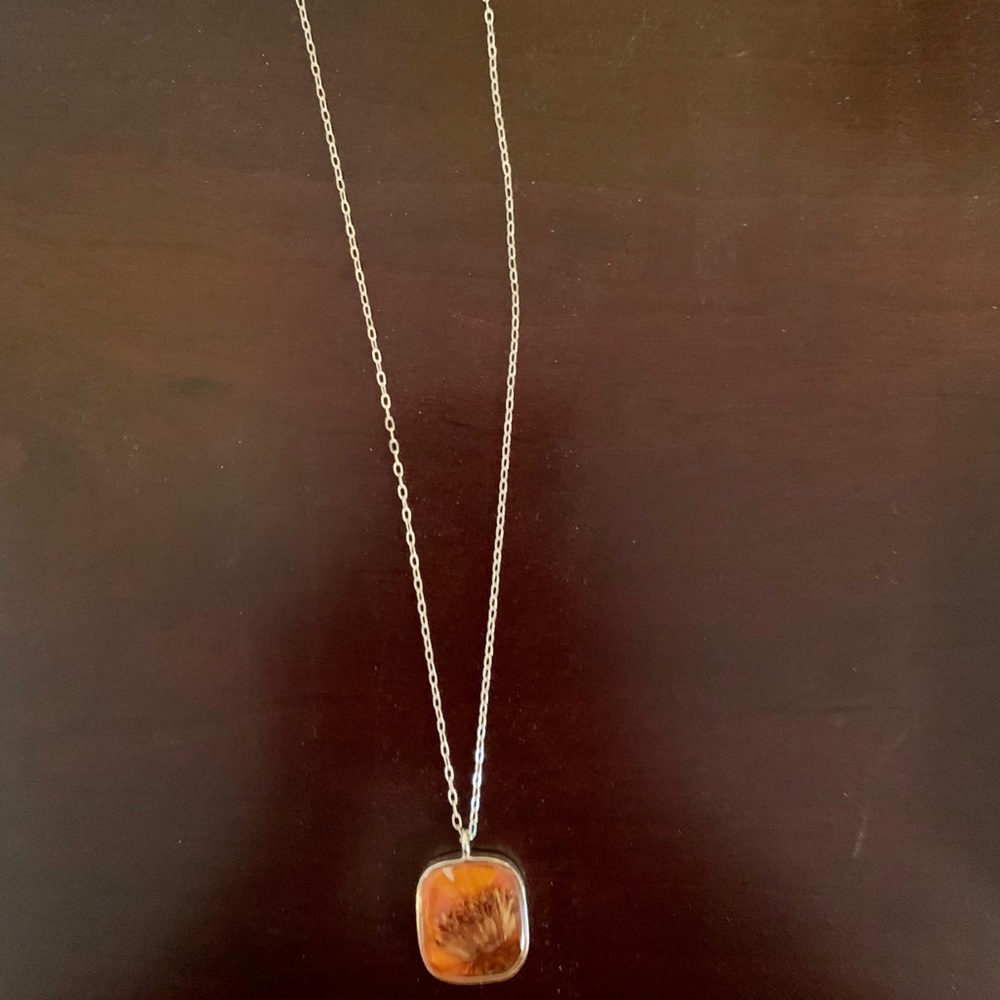 NWT Birth month Pressed Flower Pendant Necklace - Picture 6 of 7